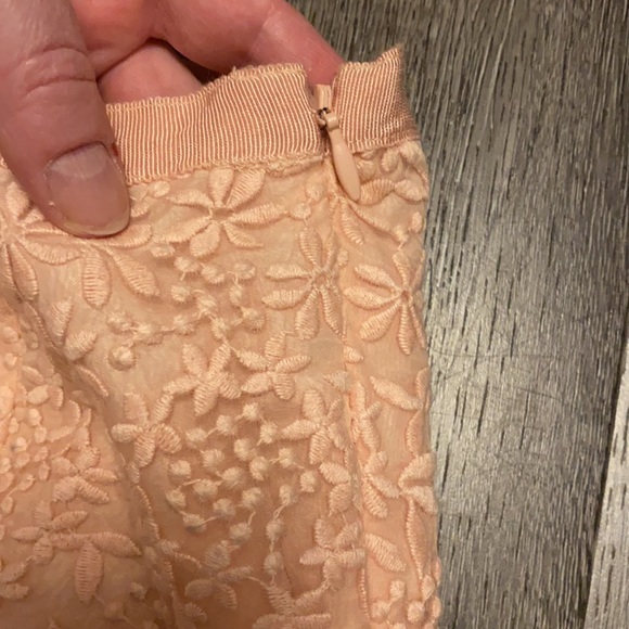 Peachy pink lace shorts - Picture 3 of 5